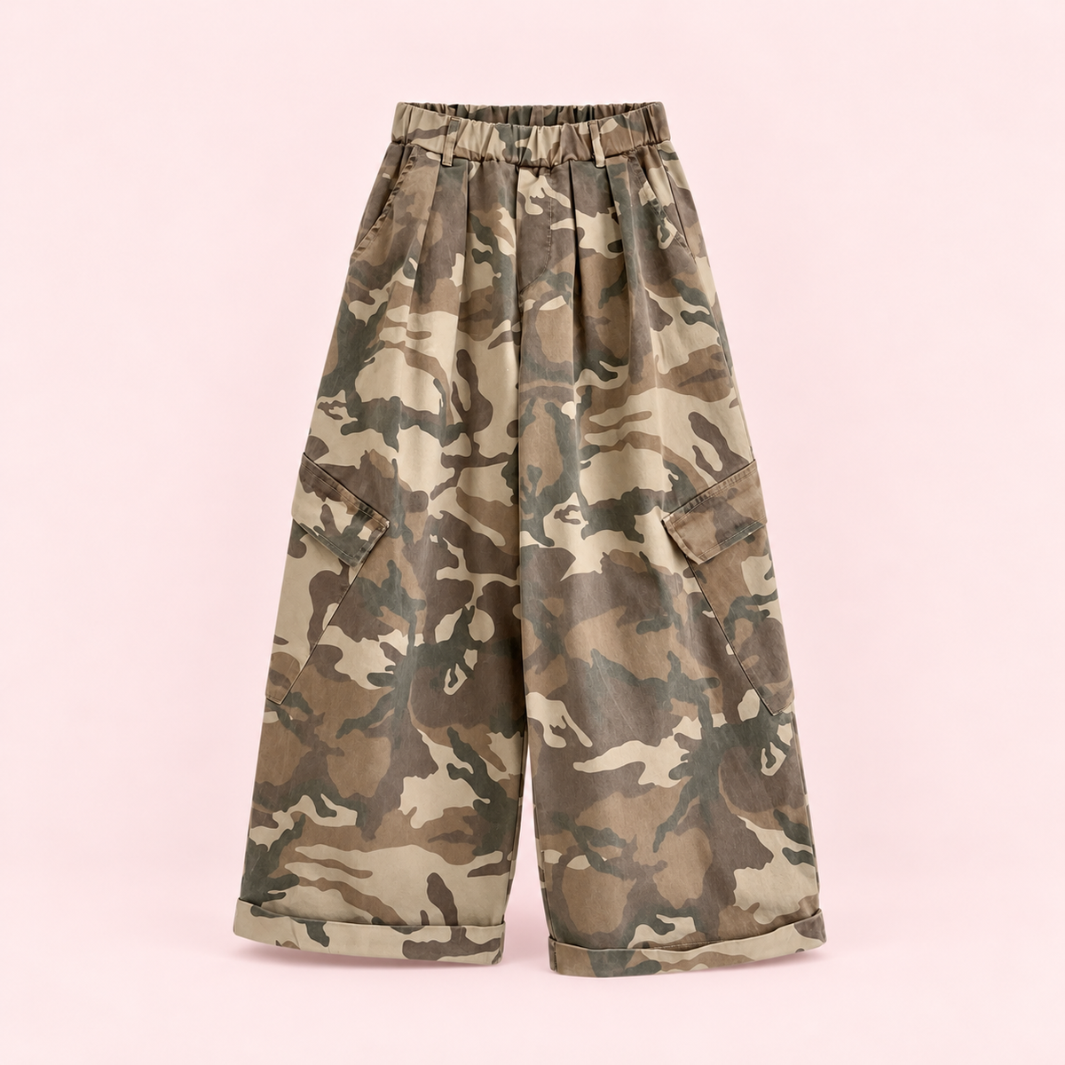Taupe | Pantalón militar Rayan - catálogo completo sobre fondo rosa
