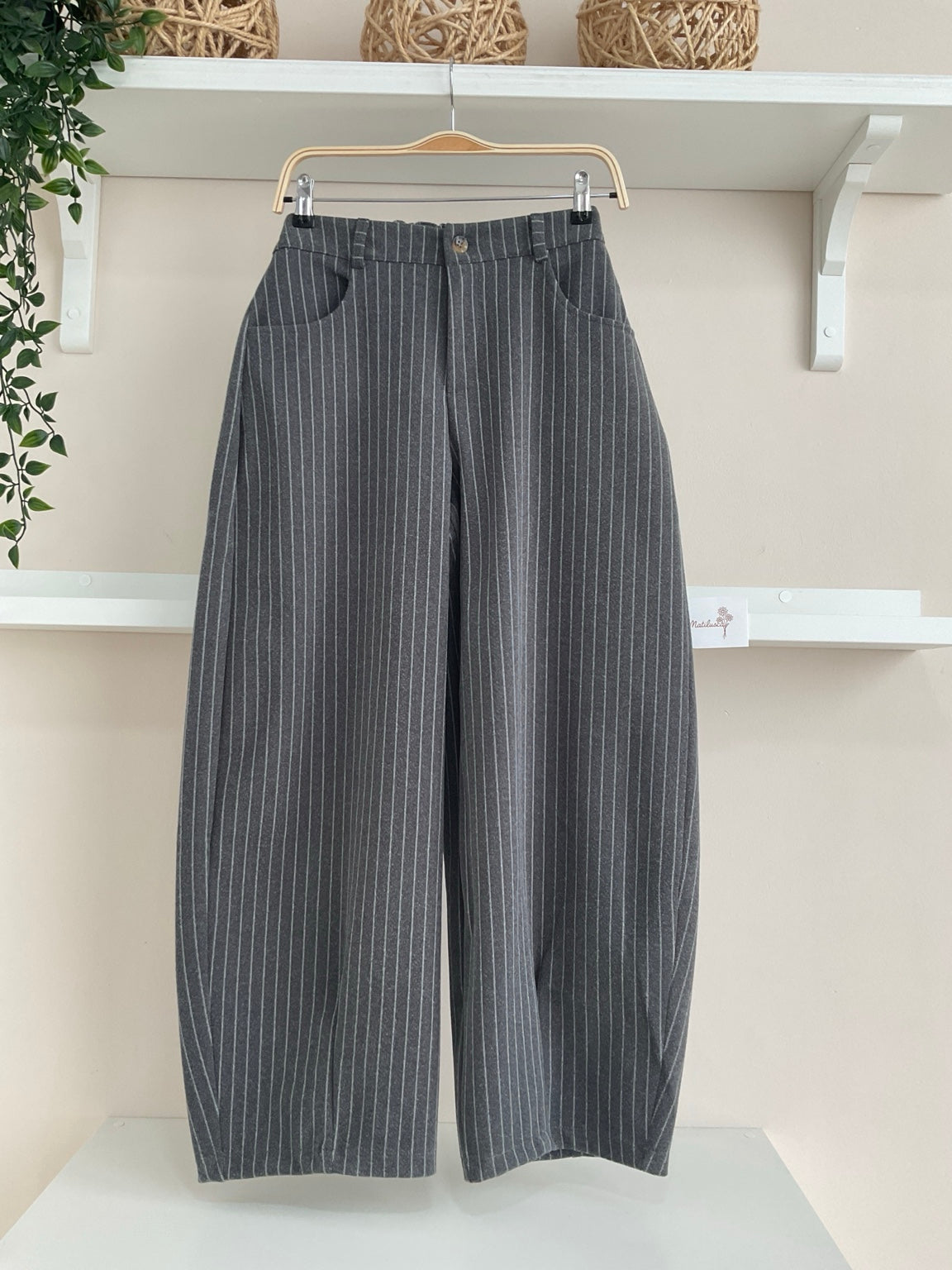 Pantalón Barrel Raya Diplomática gris - vista frontal