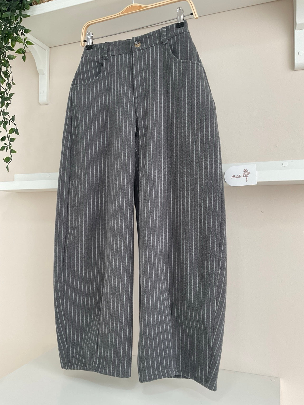 Pantalón Barrel Raya Diplomática gris - vista lateral