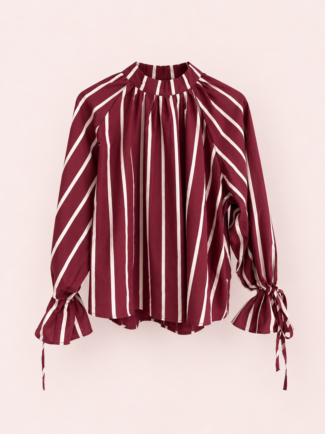 Burdeos | Camisa Bowie - foto de catálogo sobre fondo rosa empolvado