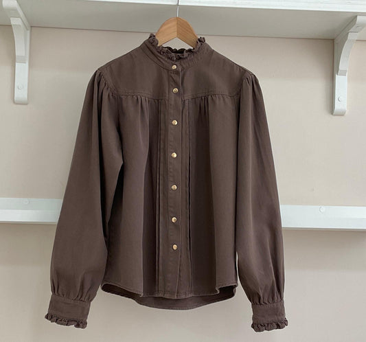 Marrón | Camisa Bridgerton frontal