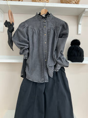 Gris | Camisa Bridgerton - look frontal