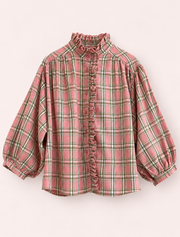 Rosa | Camisa Edith - fotografía de catálogo sobre fondo rosa