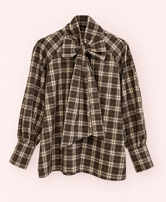 Verde | Camisa lazo Roberta - catálogo Matilusca sobre fondo rosa empolvado