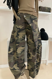 Verde Militar | Pantalón Camuflaje Cruzado — vista frontal en maniquí