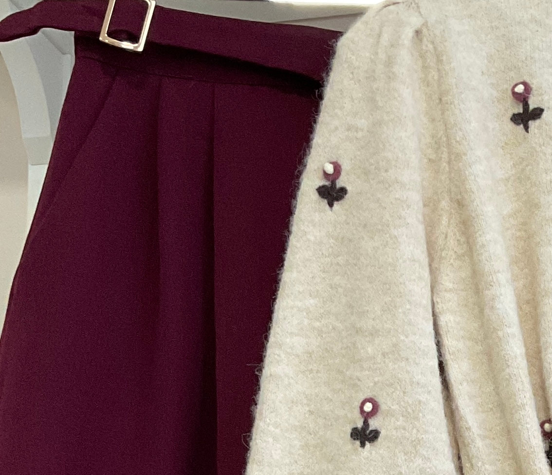 Crema | Cárdigan Gilda - detalle de las flores