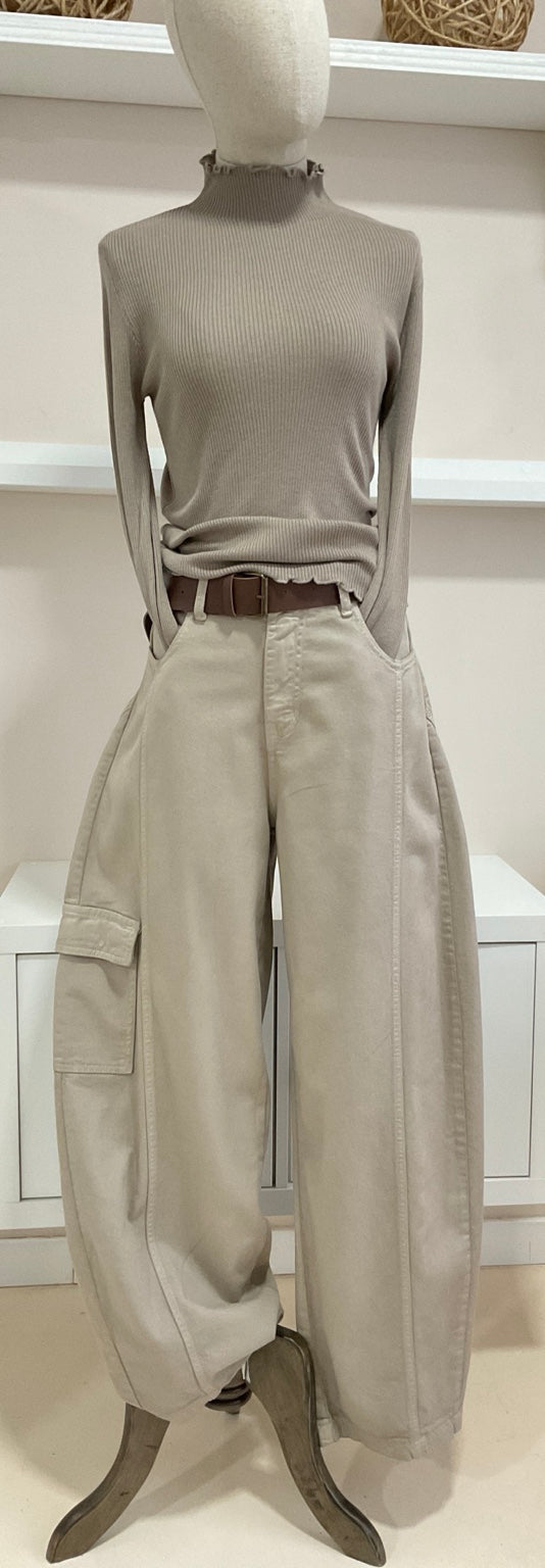Taupe | Pantalón Cargo — look en maniquí