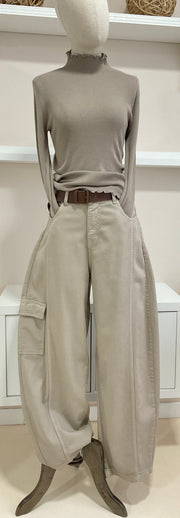 Taupe | Pantalón Cargo — look en maniquí