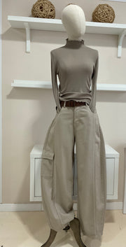 Taupe | Pantalón Cargo — look en maniquí