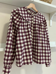Camisa Cora de cuadros - detalle del cuello y manga