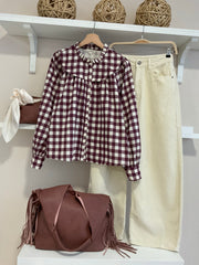 Camisa Cora de cuadros con pantalón de pana gruesa crema - look completo