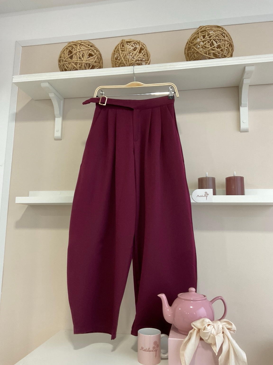 Burdeos | Pantalón Barrel Florencia - vista frontal 3275