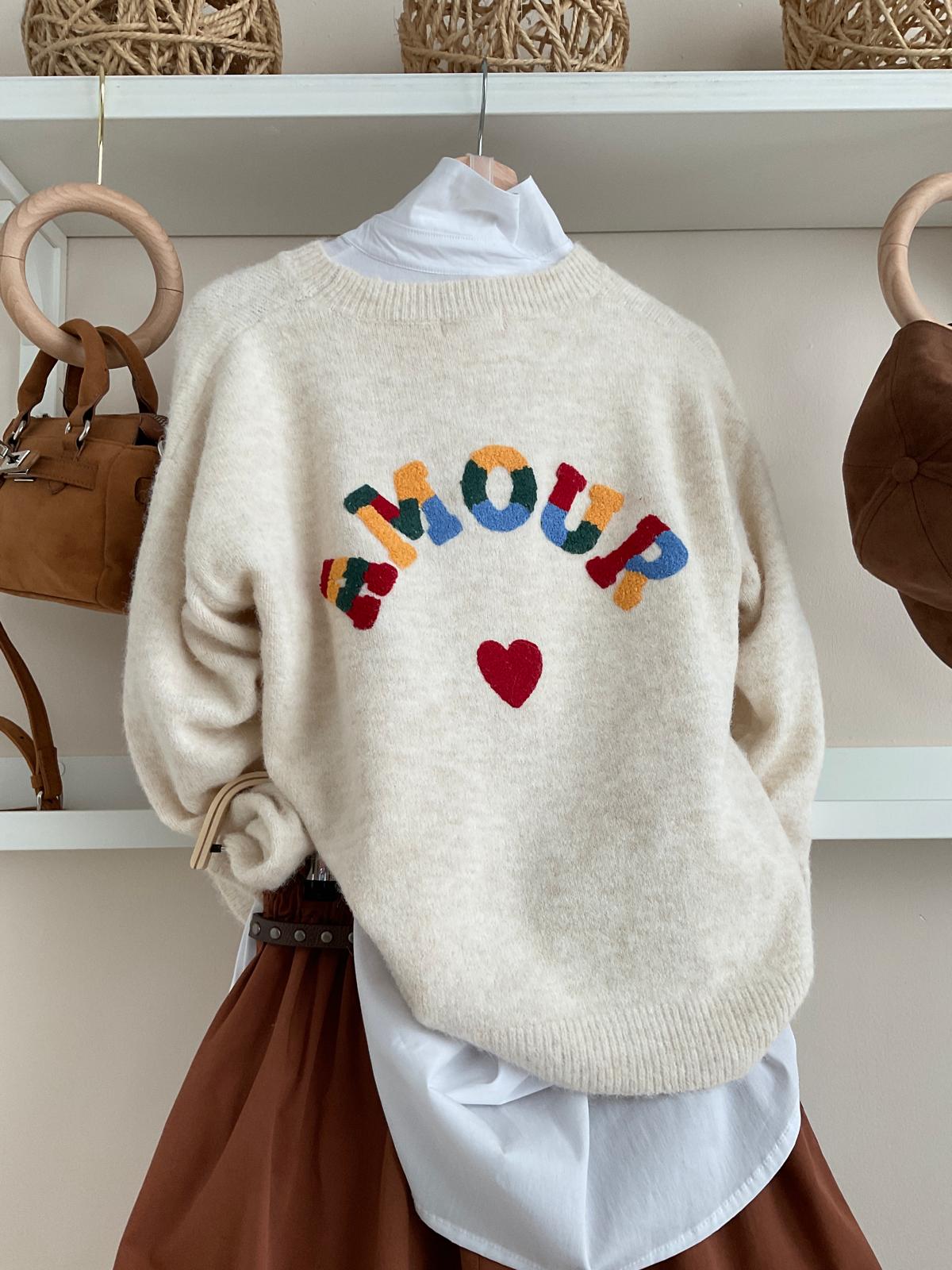 Jersey Amour crema, espalda con letras Amour