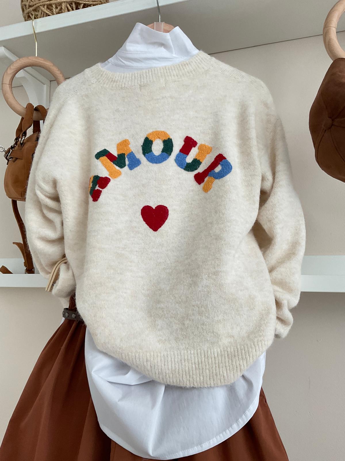 Jersey Amour crema, espalda con letras Amour