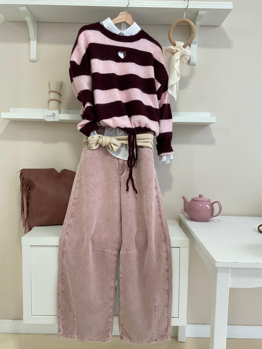 Burdeos/Rosa | Jersey Corazón Calado, look con pantalón de pana rosa