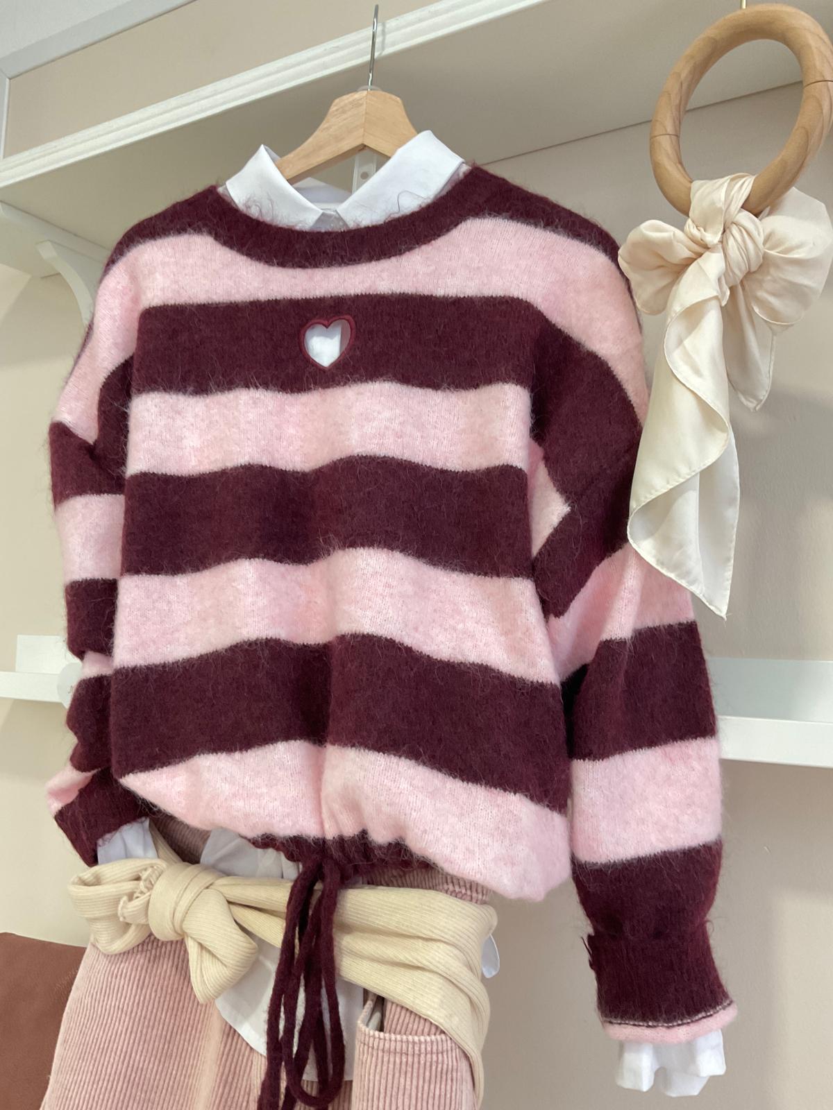 Burdeos/Rosa | Jersey Corazón Calado, look con pantalón de pana rosa