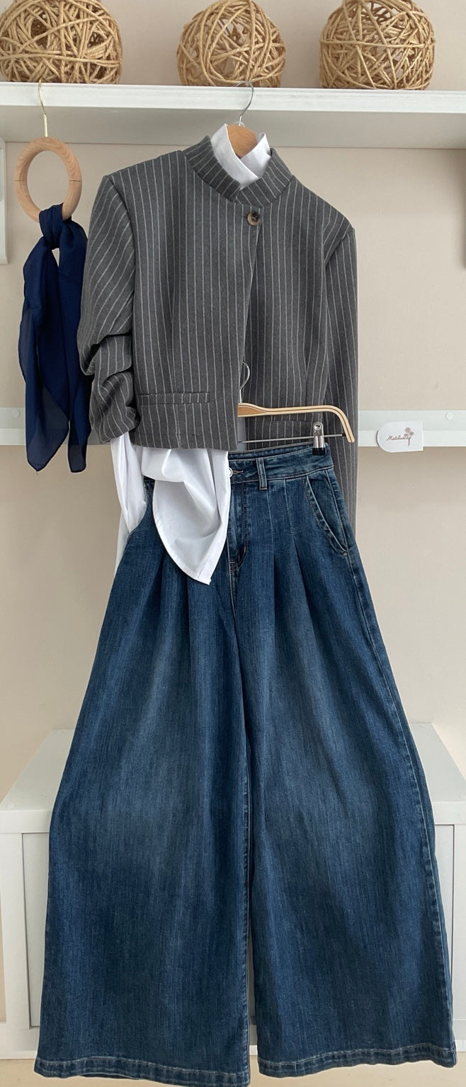 Look Americana Bosé cropped gris con Tejano Palazzo Pinzas Peñiscola