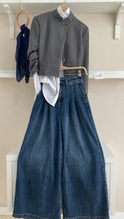 Americana Bosé cropped gris de raya diplomática con Tejano Palazzo Pinzas Peñiscola