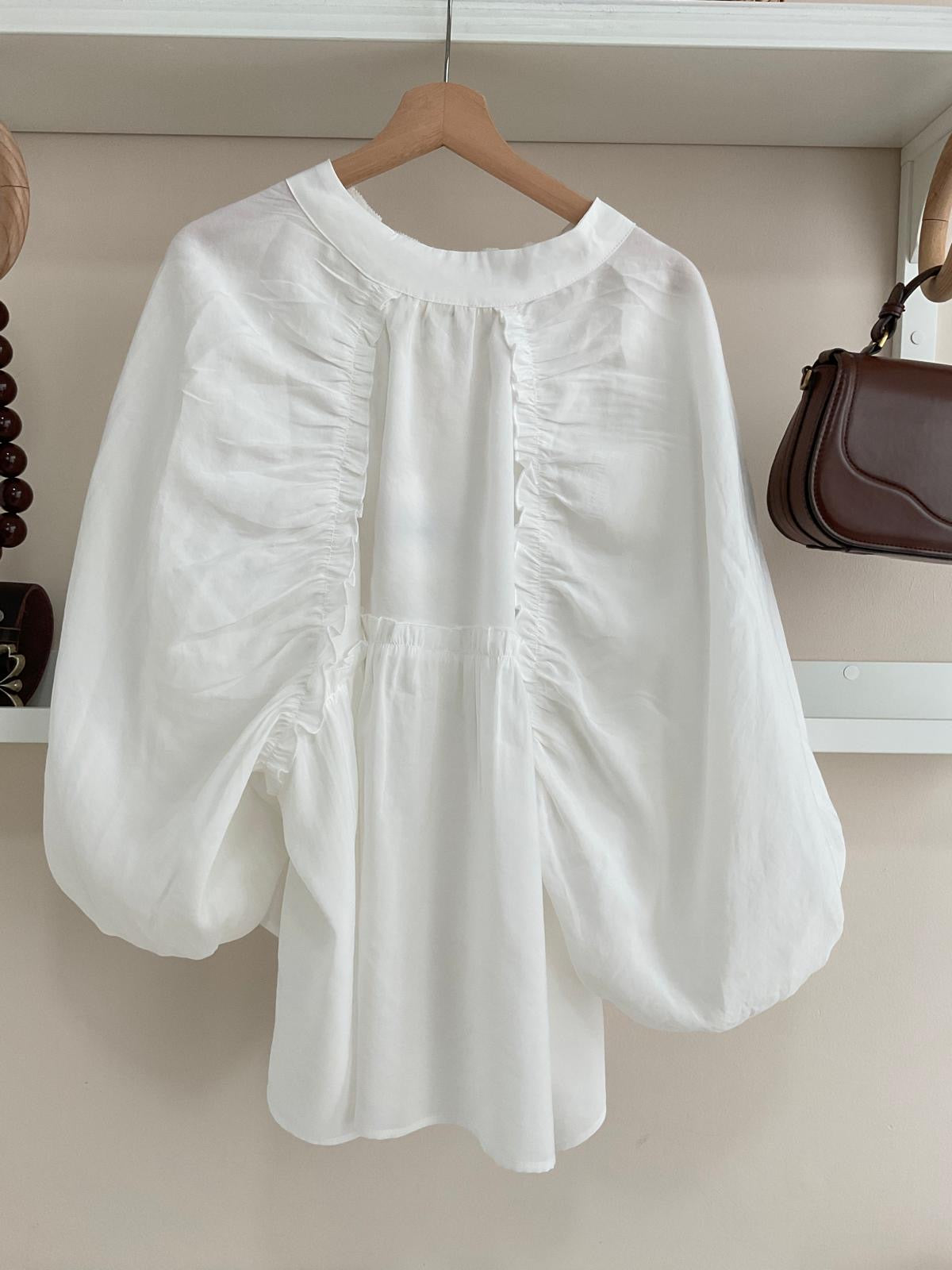 Blanco | Camisa New Romantic, espalda abierta con frunces