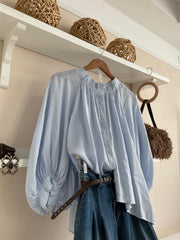 Azul celeste | Camisa New Romantic, look con tejano Peñíscola