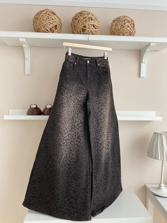 Pantalón animal print frontal