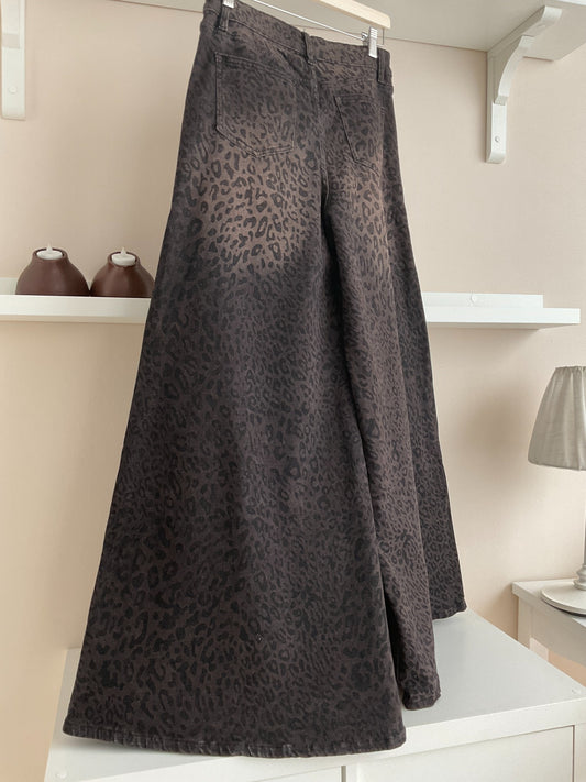Pantalón animal print trasera