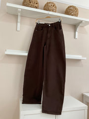 Chocolate | Pantalón Barrel 5 Bolsillos vista frontal