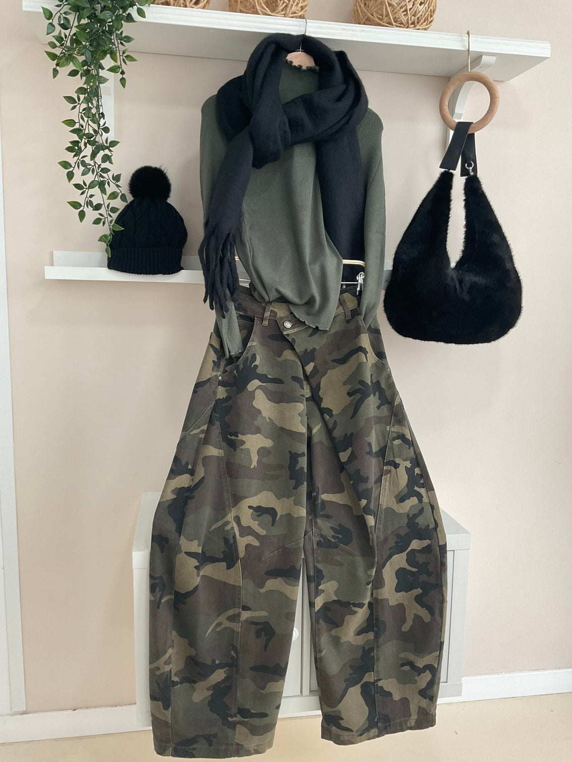Verde Militar | Pantalón Camuflaje Cruzado con jersey básico caqui