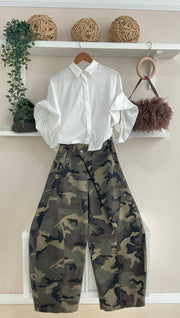 Blanco | Camisa de mangas abullonadas con pantalón Camuflaje Cruzado