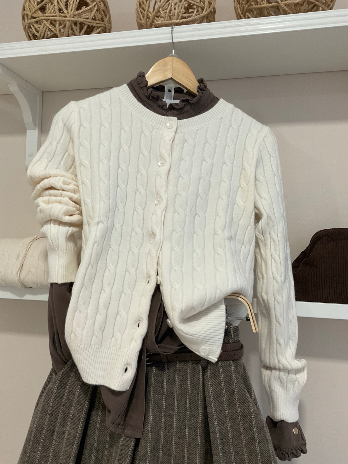 Crema — Chaqueta Punto Rebeca, detalle delantero