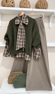 Verde | Camisa lazo Roberta - look con Mireia y Timanfaya
