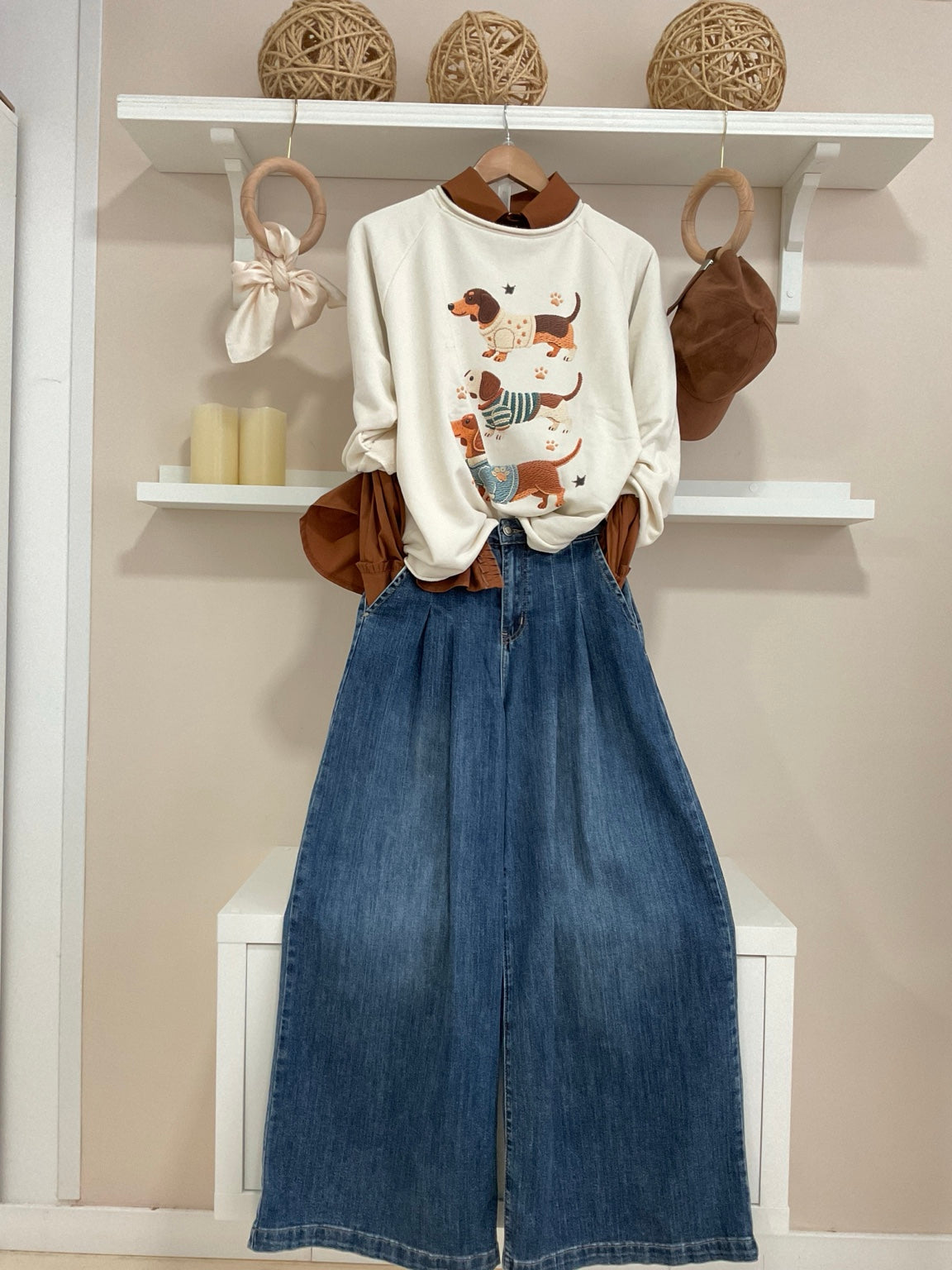 Crema — Sudadera con tres perritos — look completo