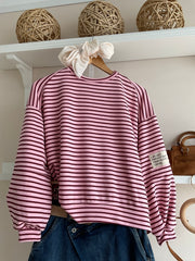 Sudadera oversize de rayas rosa y burdeos, vista frontal