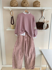 Look completo con sudadera de rayas rosa y chocolate y pantalón rosa