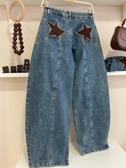 Azul | Pantalón tejano barrel estrellas, vista trasera con estrellas